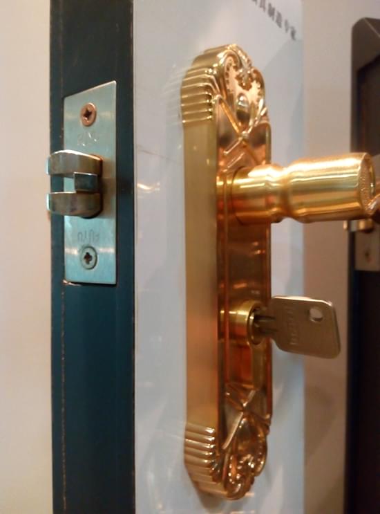 別墅室內執手鎖圖